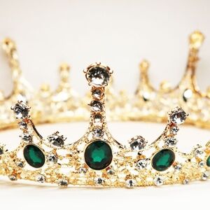 🎊👑HOST PICK!! 🏆🎉 Imperial Emerald Green Crystal Embellished Gold Crown 👑💫✨